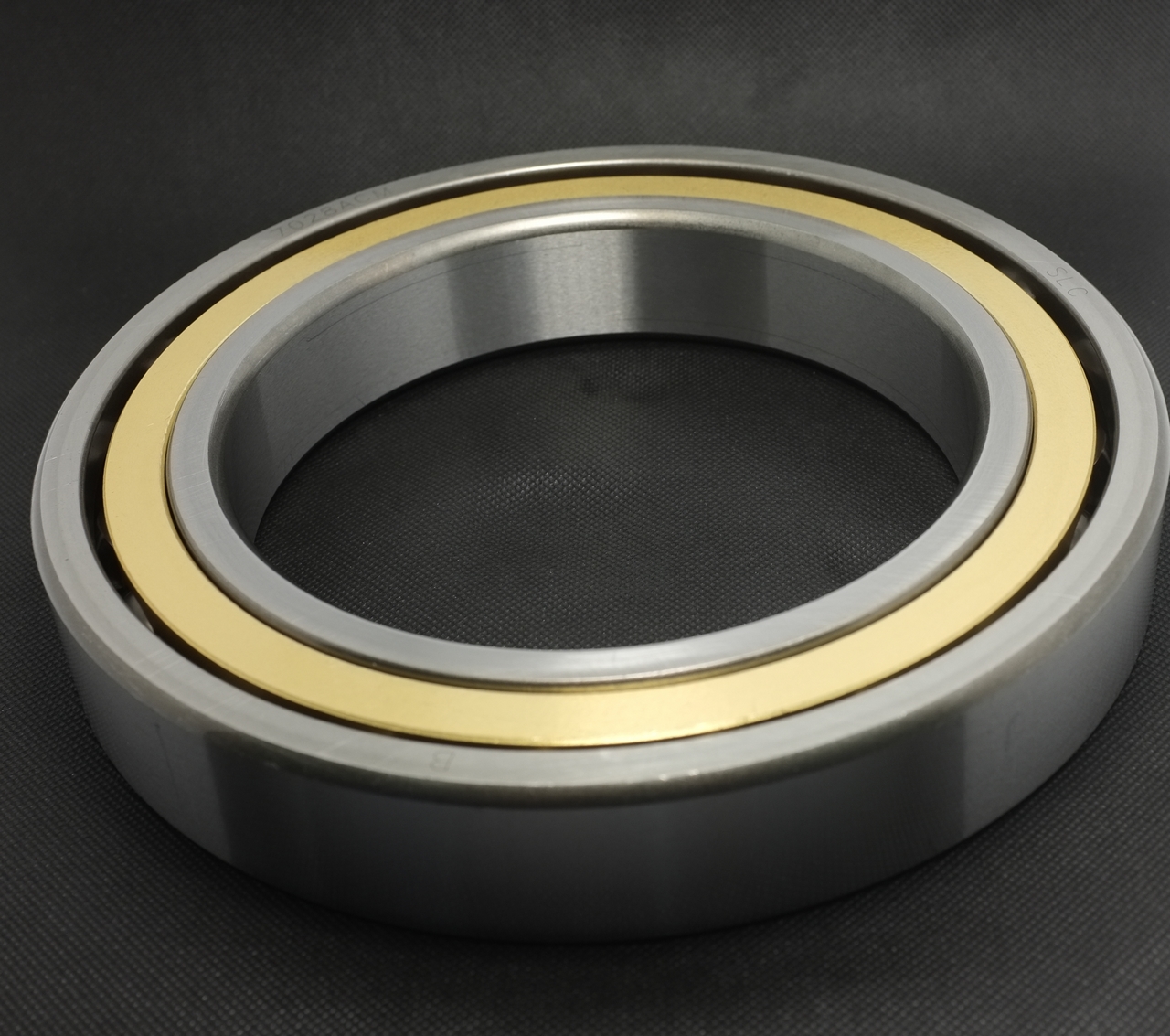 7028ACM角接觸球軸承